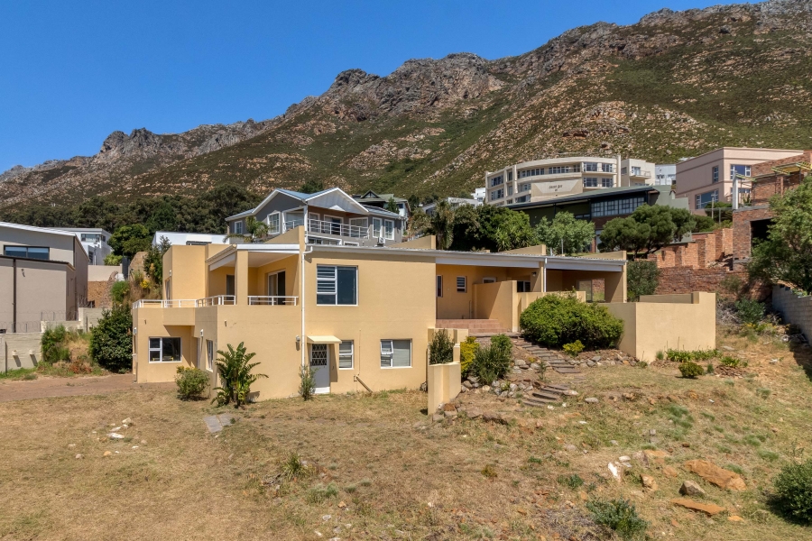 4 Bedroom Property for Sale in Mountainside Western Cape